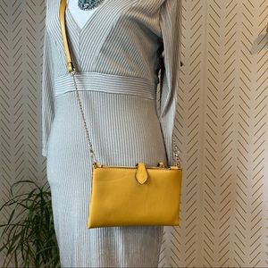 A new day crossbody bag / mustard